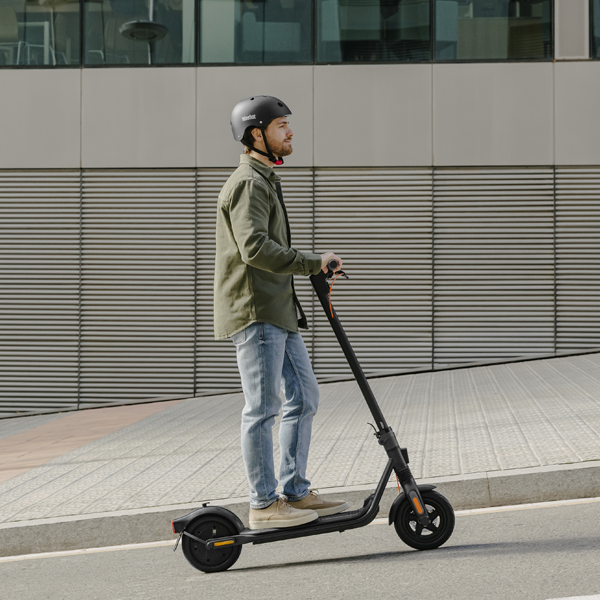 Patinete eléctrico Segway F2 Pro
                                    image number 1